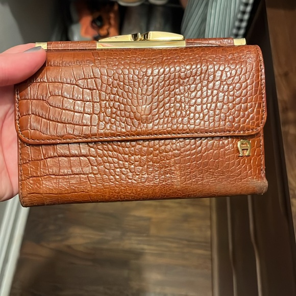 Etienne Aigner Vintage Leather Wallet - Picture 2 of 16